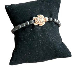 Vintage Onyx & turtle beaded bracelet